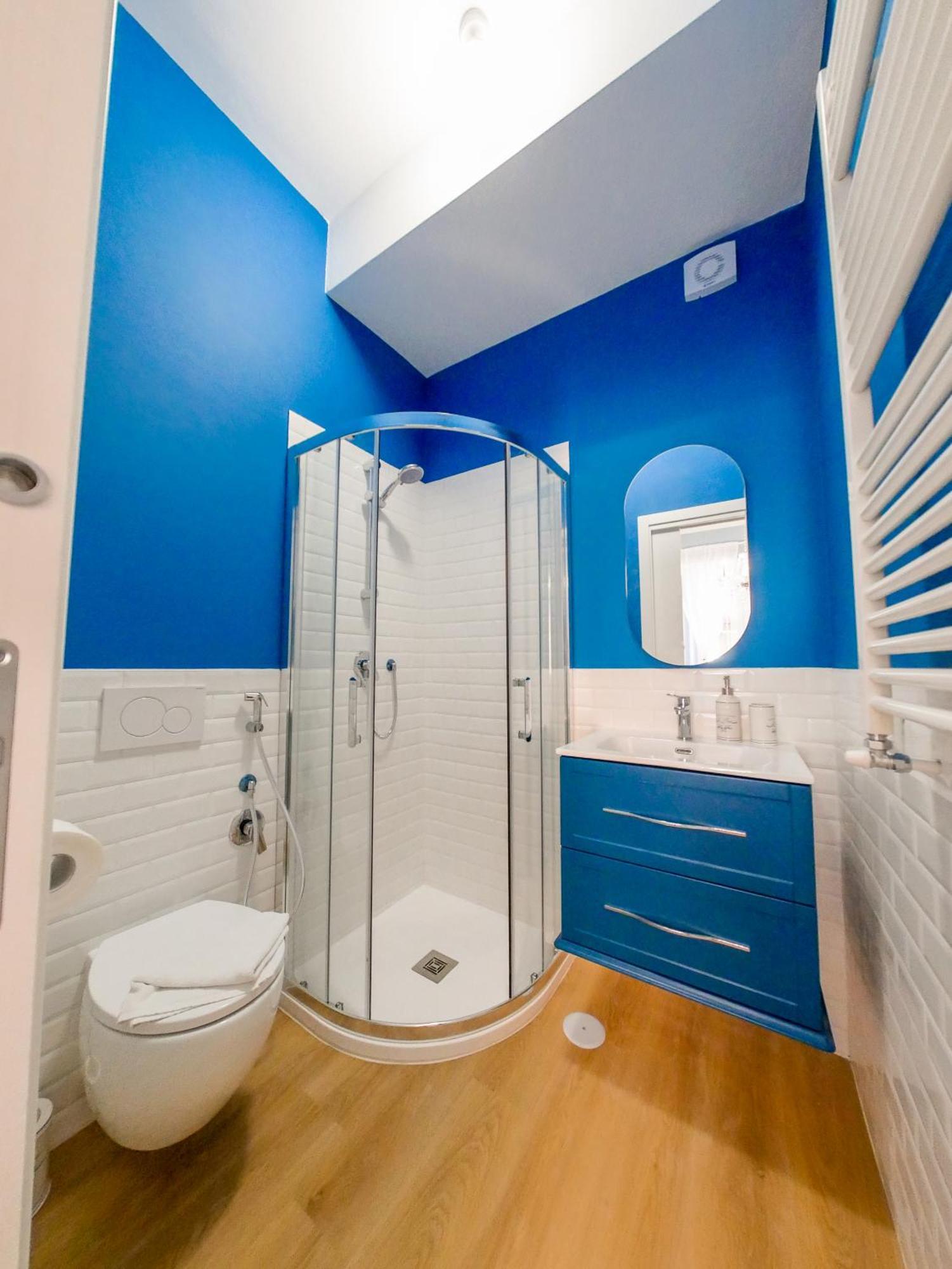 Chic Modern 2-bedroom Near Metro Rom